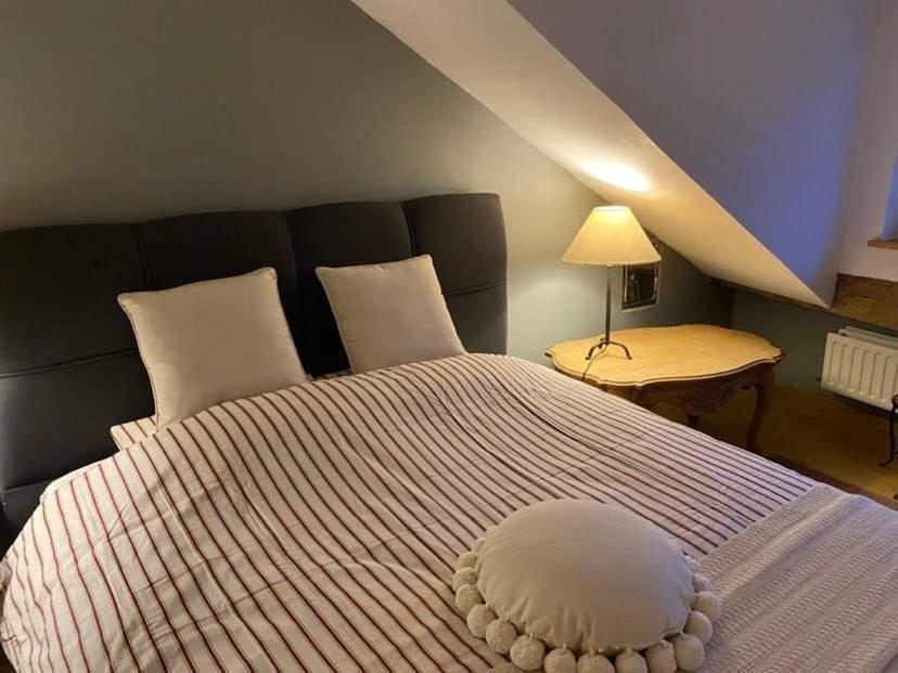 Chez Monsieur Bed & Breakfast ฟลอเรนวิลล์ ภายนอก รูปภาพ